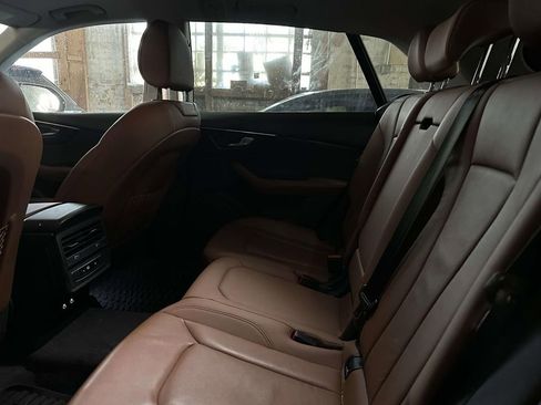 Used 2022 Audi Q8 Premium image 12