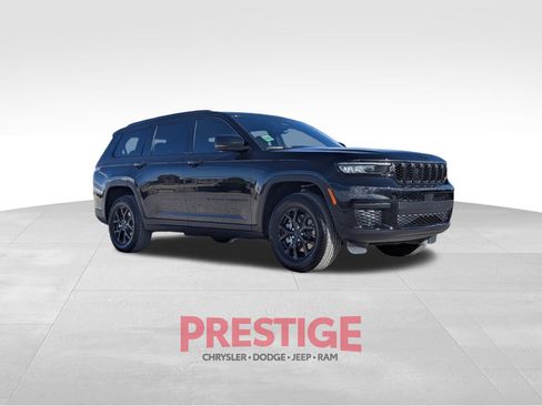 Used 2024 Jeep Grand Cherokee L Altitude AWD/4WD image 5