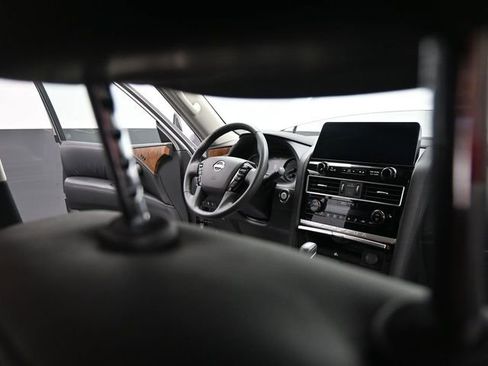 Used 2024 Nissan Armada SL w/ Captain's Chairs Package RWD image 37