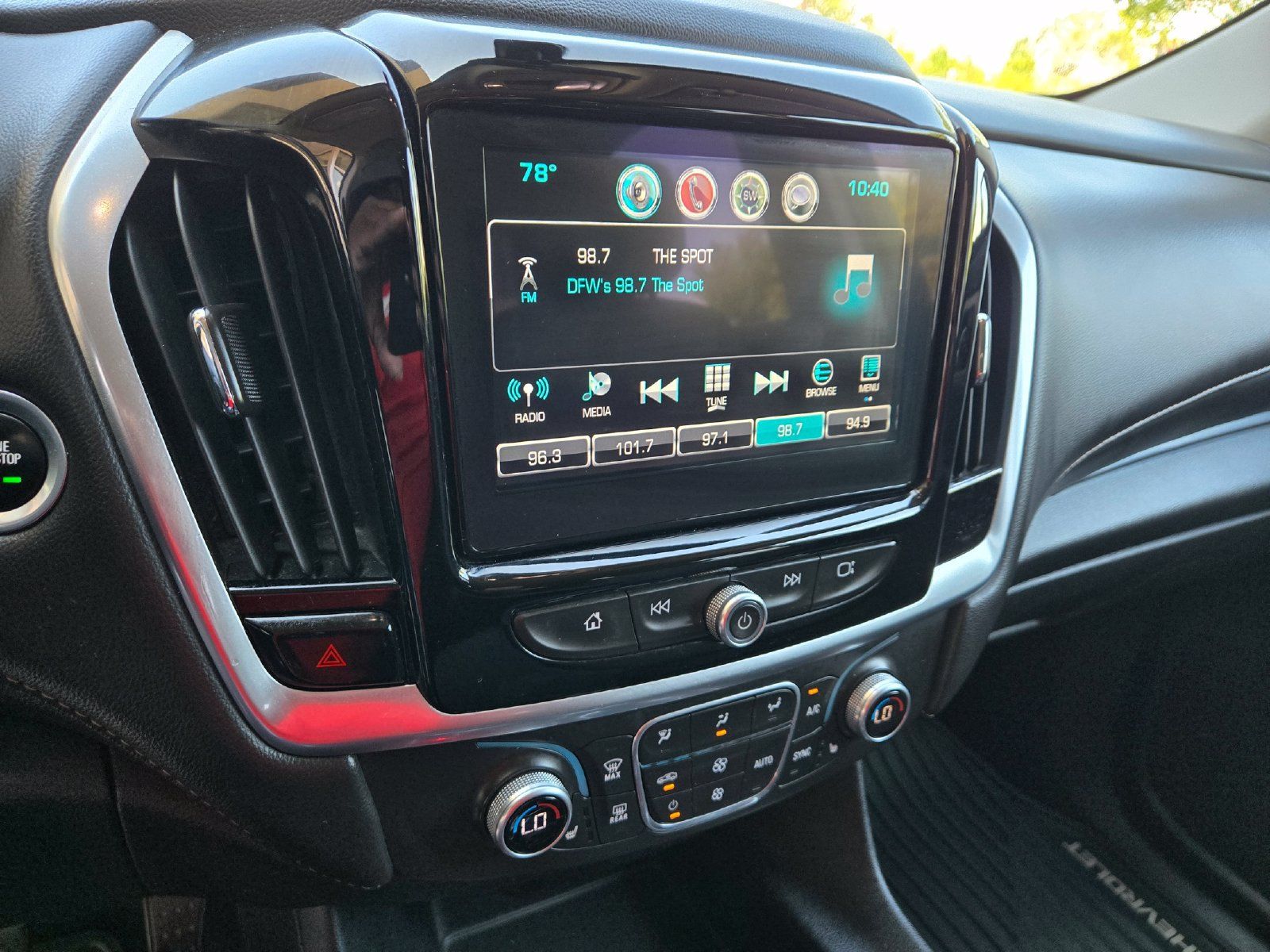 Used 2018 Chevrolet Traverse LT FWD image 15