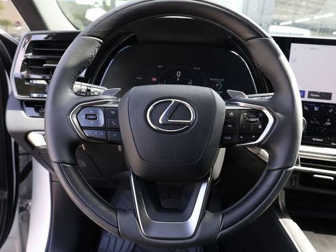 Used 2025 Lexus RX 350h w/ Accessory Package (Z1) AWD/4WD image 35