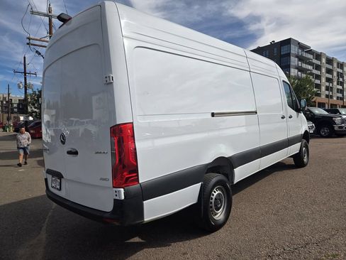 Used 2024 Mercedes-Benz Sprinter 2500 image 10