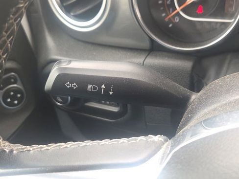 Used 2022 Jeep Gladiator Overland w/ LED Lighting Group AWD/4WD image 36
