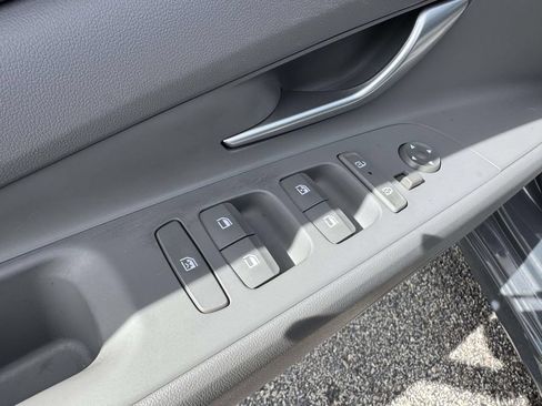 Certified 2024 Hyundai Elantra SEL w/ Convenience Package FWD image 18
