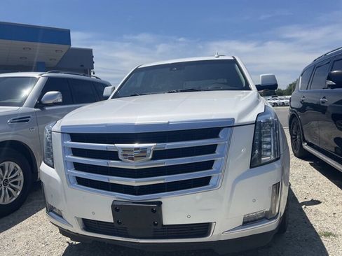 Used 2016 Cadillac Escalade Premium AWD/4WD image 4