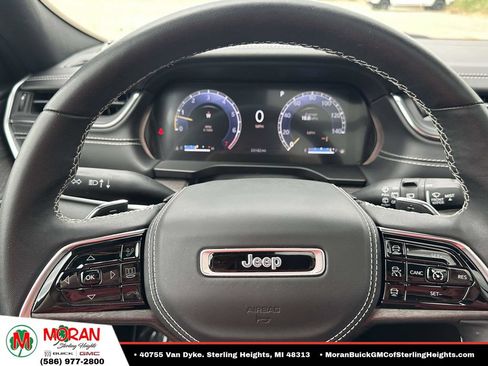 Used 2022 Jeep Grand Cherokee Overland AWD/4WD image 21