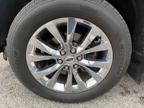 Used 2017 Ford F150 Lariat AWD/4WD image 10