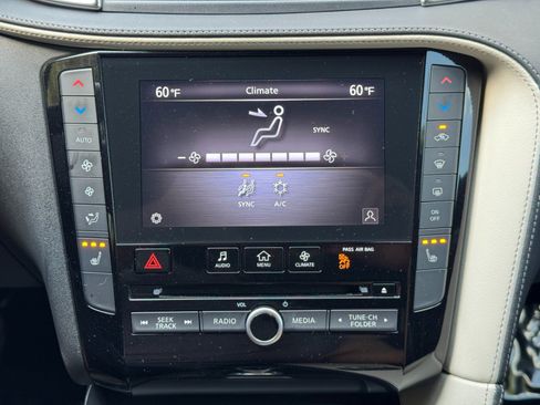 Used 2023 INFINITI QX55 Luxe w/ Cargo Package AWD/4WD image 23