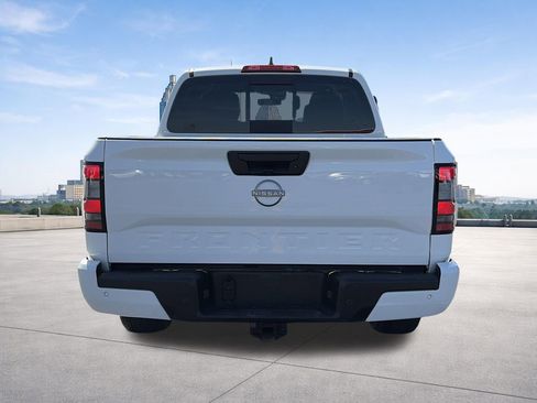 Certified 2025 Nissan Frontier SV w/ SV Convenience Package RWD image 4