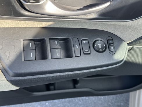 Used 2019 Honda CR-V EX image 16