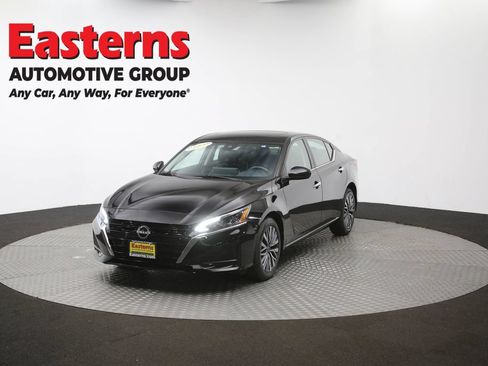 Used 2023 Nissan Altima 2.5 SV w/ SV Premium Package AWD/4WD image 57