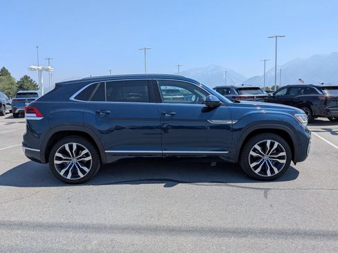 Used 2022 Volkswagen Atlas Cross Sport SEL Premium R-Line AWD/4WD image 2