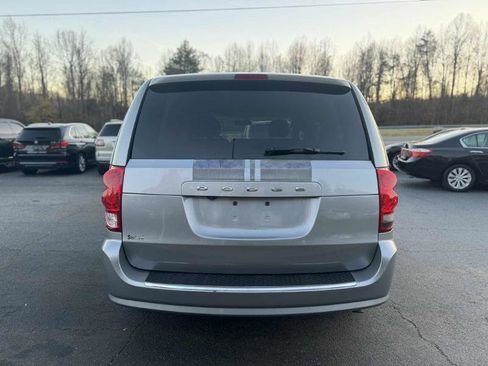 Used 2016 Dodge Grand Caravan SE w/ Quick Order Package 29E SE image 6