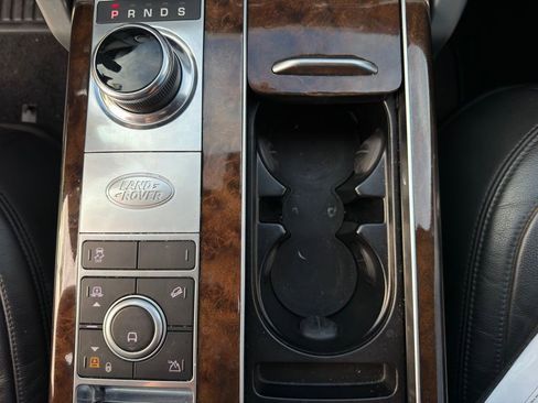 Used 2020 Land Rover Range Rover image 25