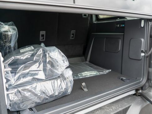 New 2025 Ford Bronco Outer Banks w/ Sasquatch Package image 8