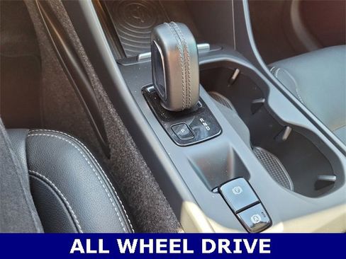 Used 2019 Volvo XC40 T5 Momentum image 22