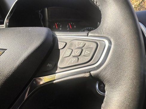 Used 2018 Chevrolet Equinox LT image 27