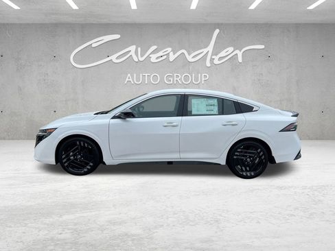 New 2026 Nissan Sentra SR w/ Floor Mat Package FWD image 14