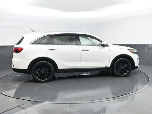 Used 2020 Kia Sorento EX image 4