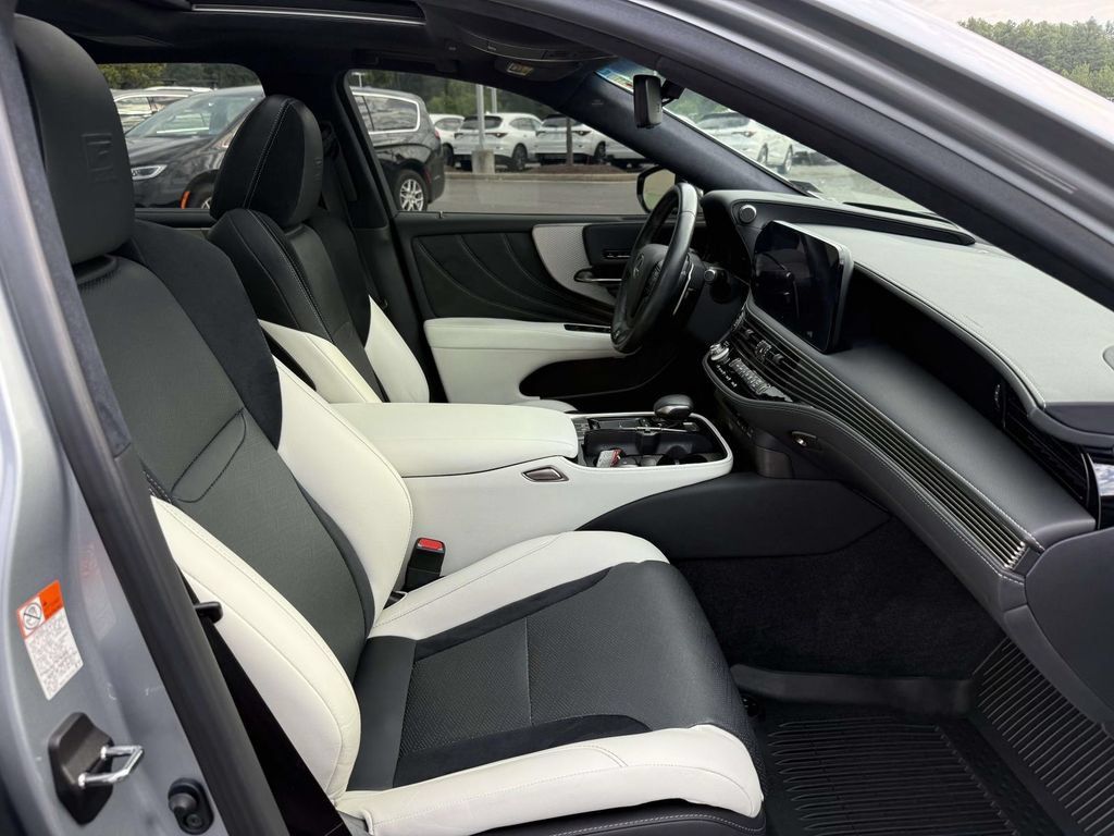 Used 2022 Lexus LS 500 F Sport w/ Accessory Package (Z2) AWD/4WD image 14