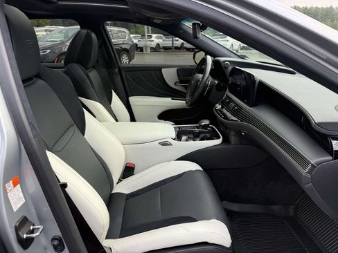 Used 2022 Lexus LS 500 F Sport w/ Accessory Package (Z2) AWD/4WD image 14