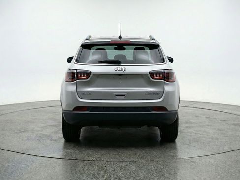 Used 2025 Jeep Compass Limited image 7