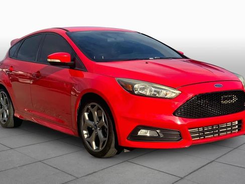 Used 2015 Ford Focus ST FWD image 3