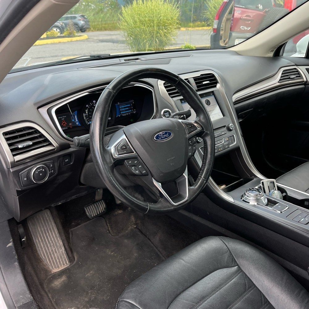 Used 2017 Ford Fusion Energi SE FWD image 7