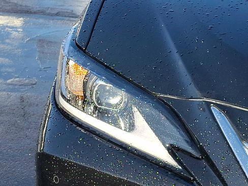 Used 2023 Lexus ES 250 w/ Premium Package image 9