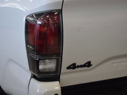 Used 2017 Toyota Tacoma TRD Pro AWD/4WD image 50