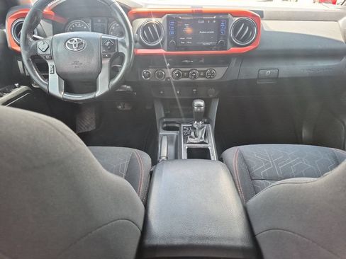 Used 2017 Toyota Tacoma TRD Off-Road w/ Tow Package (A/T) AWD/4WD image 13