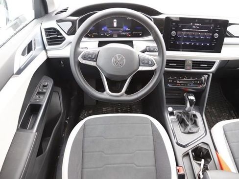 Used 2025 Volkswagen Taos SE w/ Black Wheel Package FWD image 16
