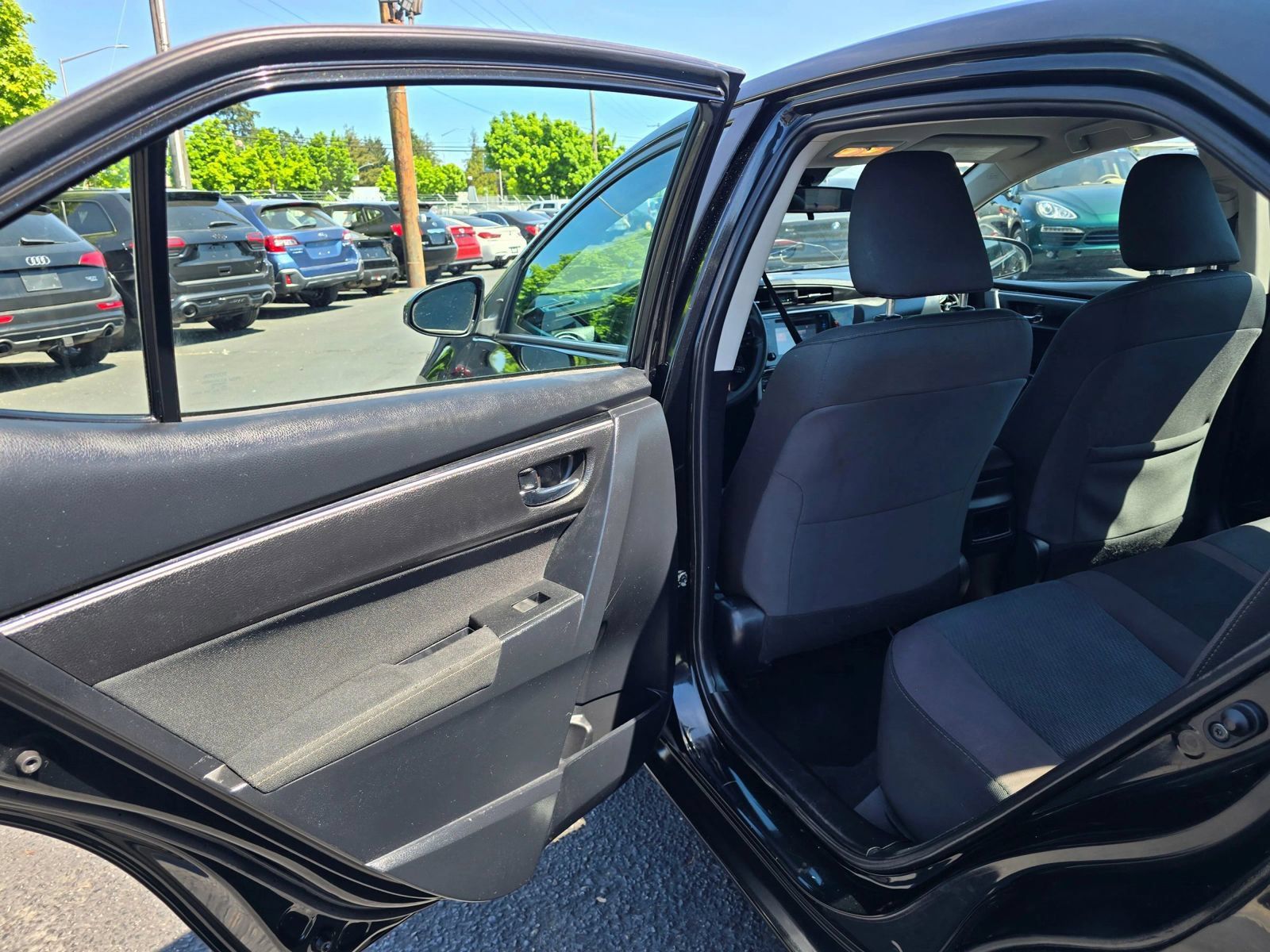Used 2019 Toyota Corolla LE FWD image 16