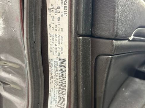 Used 2019 Jeep Grand Cherokee Limited AWD/4WD image 14