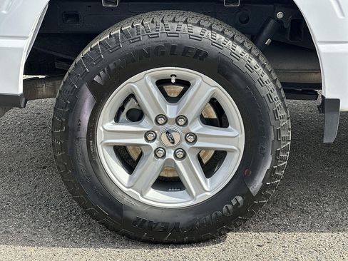 Used 2025 Ford F150 Lariat AWD/4WD image 32