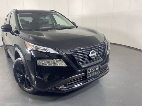 Used 2023 Nissan Rogue SV AWD/4WD image 3