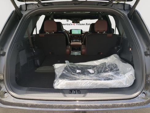 New 2026 Lincoln Aviator Reserve AWD/4WD image 23