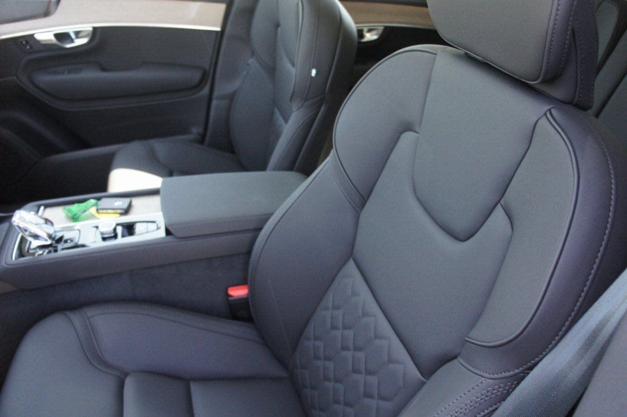 New 2026 Volvo XC90 B6 Plus w/ Protection Package Premier AWD/4WD image 19