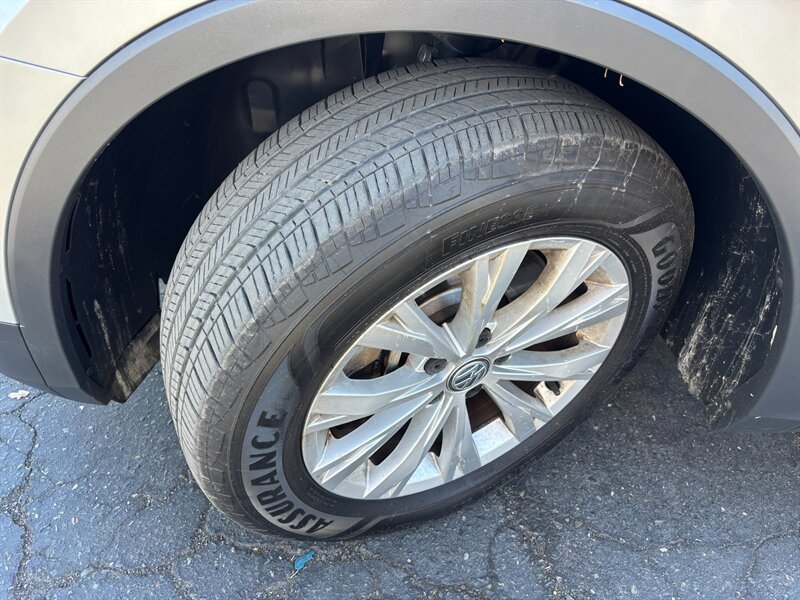 Used 2019 Volkswagen Tiguan S FWD image 16