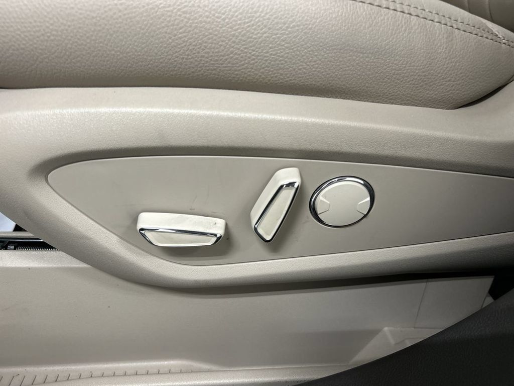 Used 2023 Lincoln Nautilus AWD w/ Premium Package image 10