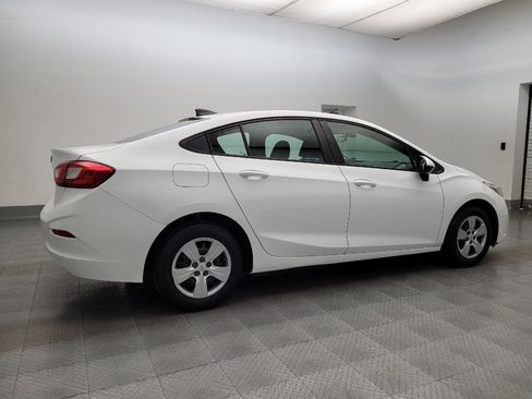 Used 2018 Chevrolet Cruze LS image 10