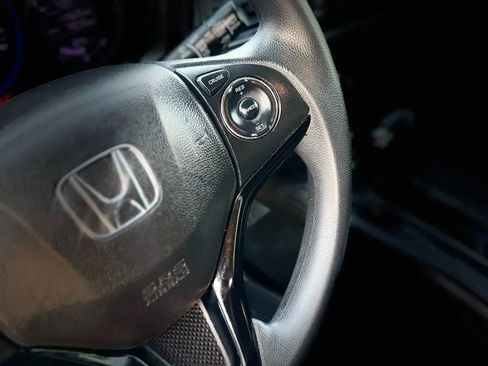 Used 2019 Honda HR-V LX image 18