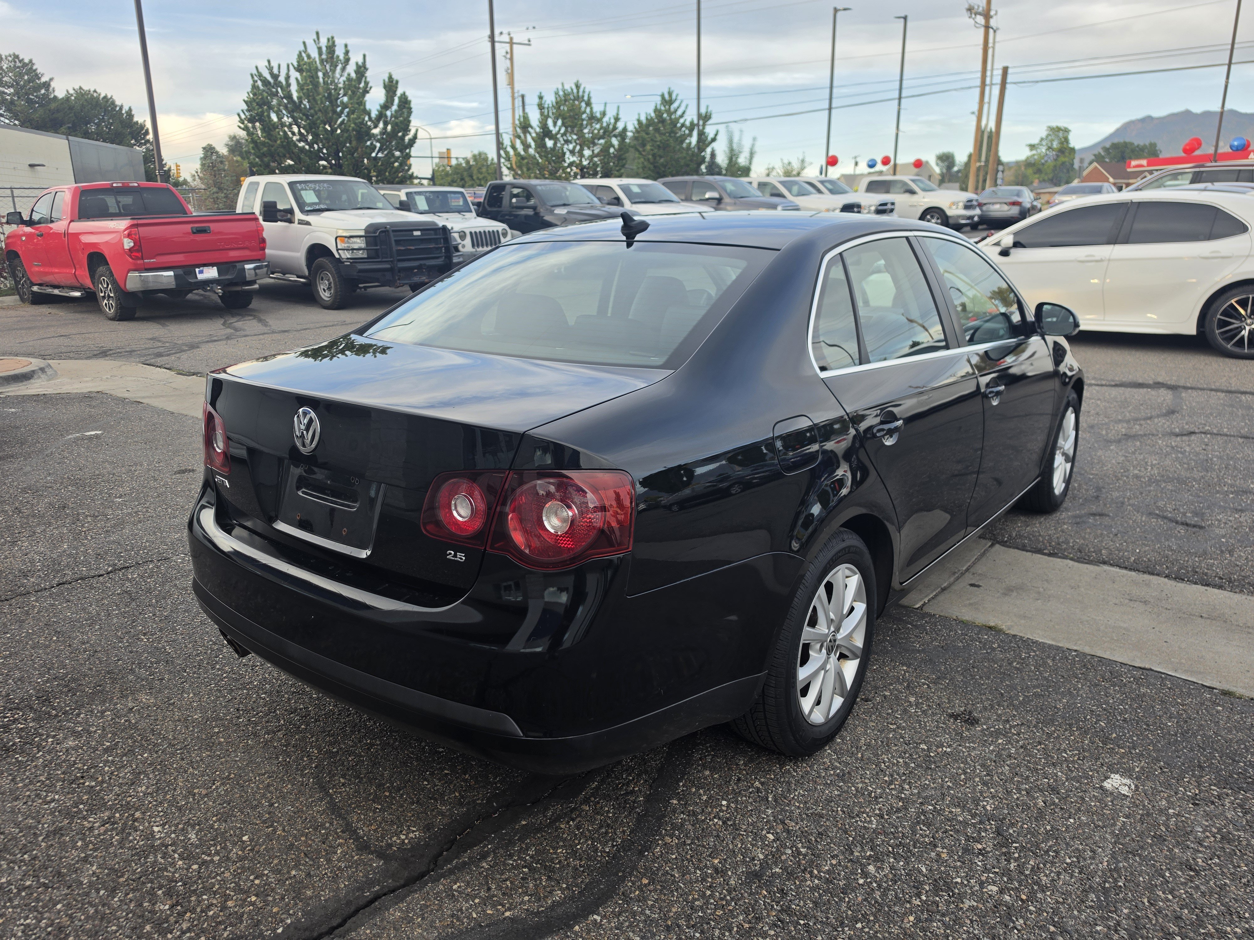 Used 2010 Volkswagen Jetta SE FWD image 7