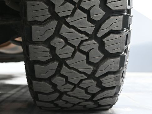 Used 2017 Ford Expedition EL XLT w/ Equipment Group 202A image 18