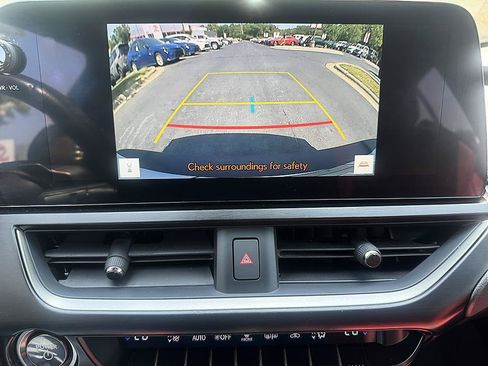 Used 2023 Lexus UX 250h F Sport FWD image 15