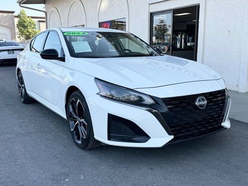 Used 2024 Nissan Altima 2.5 SR FWD image 1