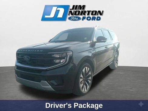 Used 2026 Ford Expedition Platinum w/ Driver's Package AWD/4WD image 4