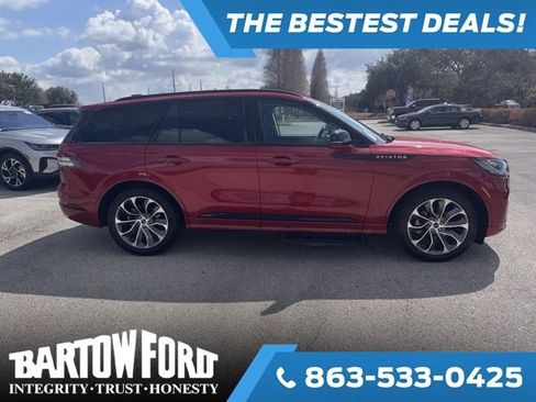 Used 2025 Lincoln Aviator Premiere w/ Jet Appearance Package image 4