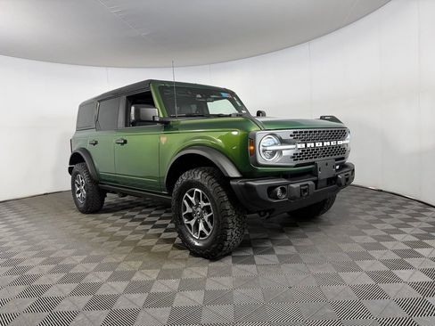 Used 2025 Ford Bronco Badlands AWD/4WD image 2