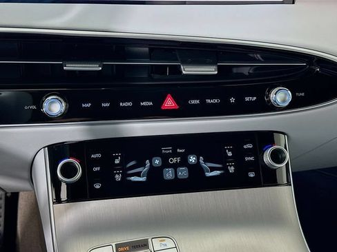 New 2026 Genesis GV70 2.5T Advanced w/ G1 Accessory Package AWD/4WD image 14